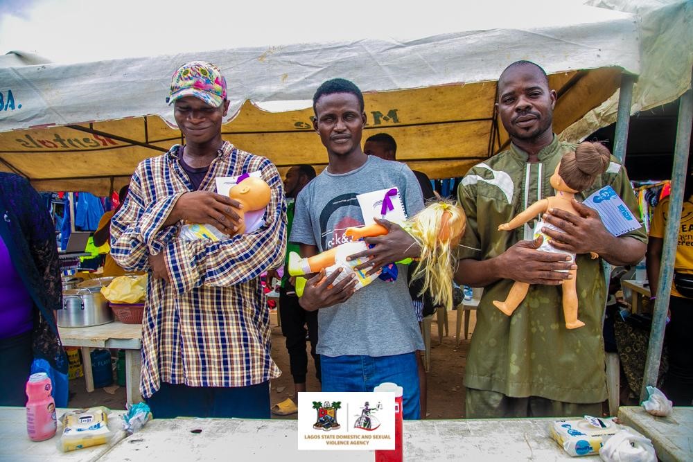 Participants at the advocacy against Sexual and Gender Based Violence (SGBV), tagged: ”Men Wey Sabi”, held at Kantagowa market on Wednesday, Sept. 7, 2022.